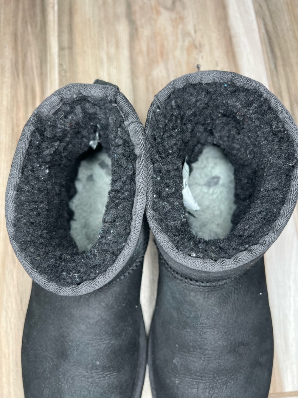 UGG Classic Mini Women Boots Black S/N 5854 Size 8 - Picture 9 of 10